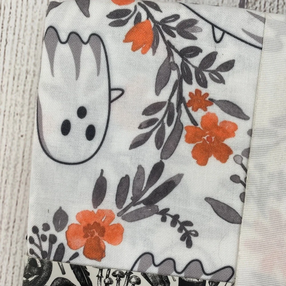Tahari Home Tablecloth 60x84 White Ghost Floral Oblong Halloween Metallic Fall
